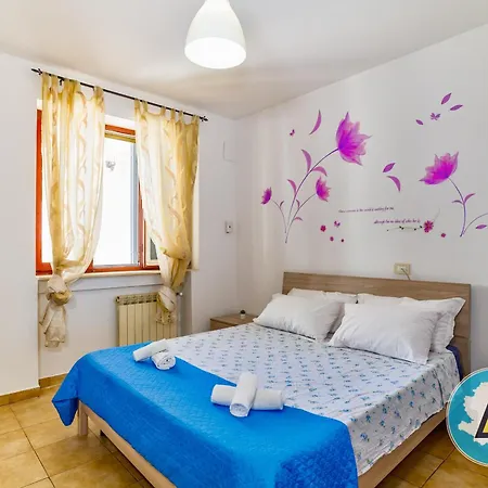 Di Catia A Due Passi Dal Mare *